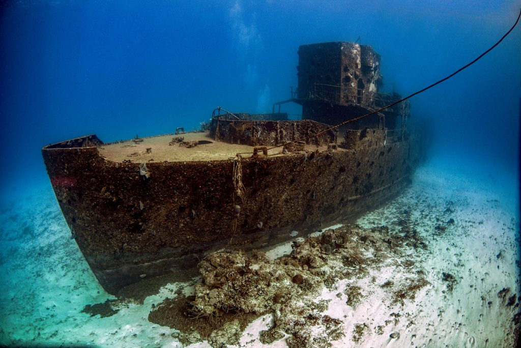 Ship Wreck Dive - Aqua Divers Cozumel